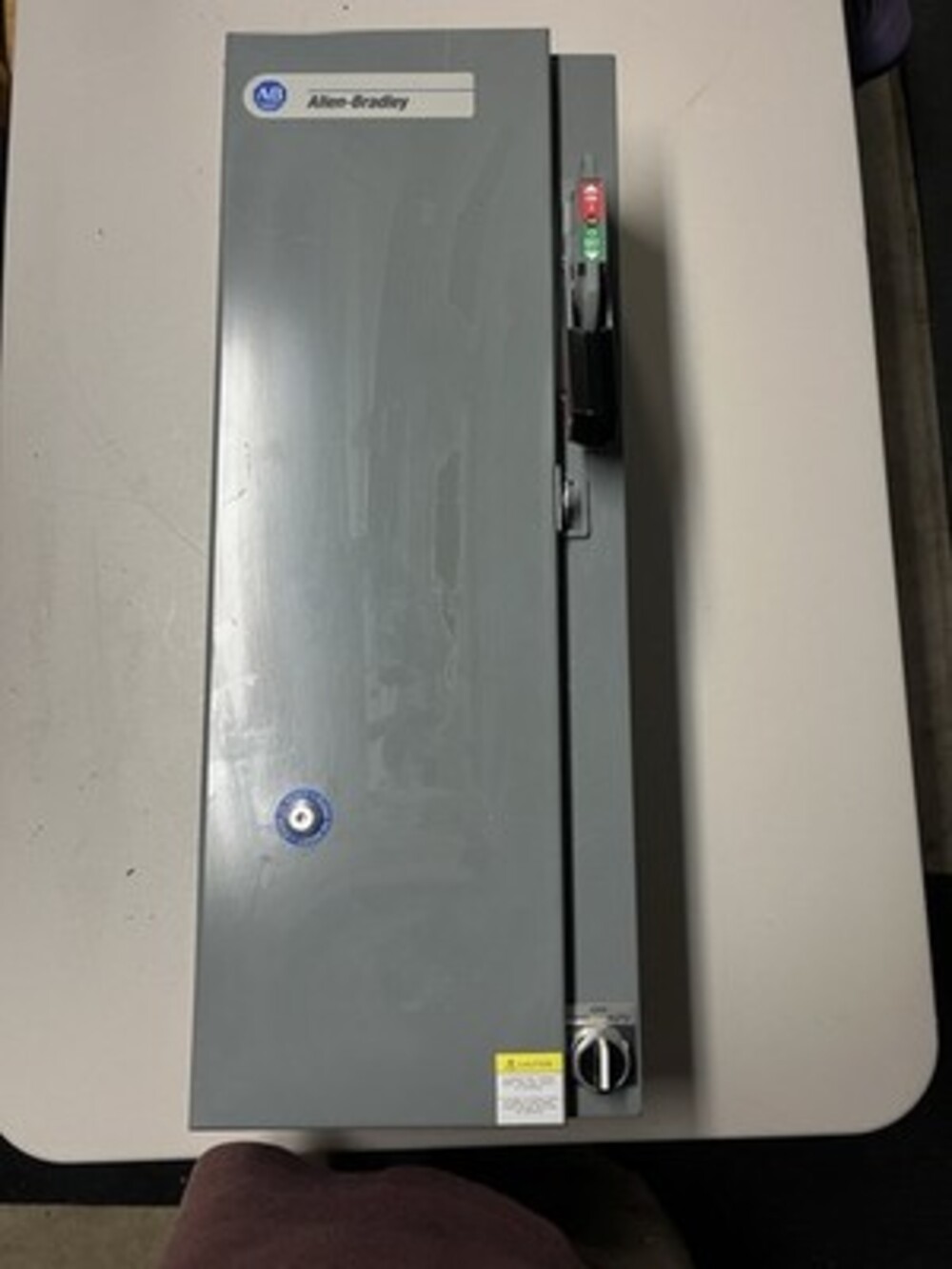 ALLEN-BRADLEY COMBINATION STARTER Nema Size Zero 512-AAB-6P-24R-480V Used good